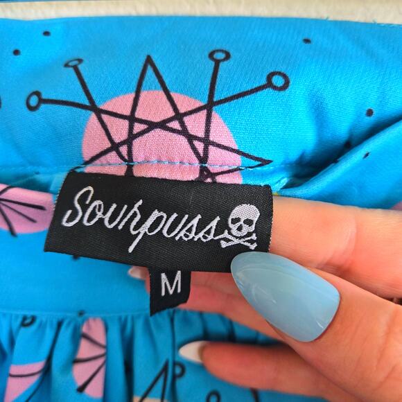 Sourpuss MidMod Astro skirt size medium excellent condition - Picture 3 of 4